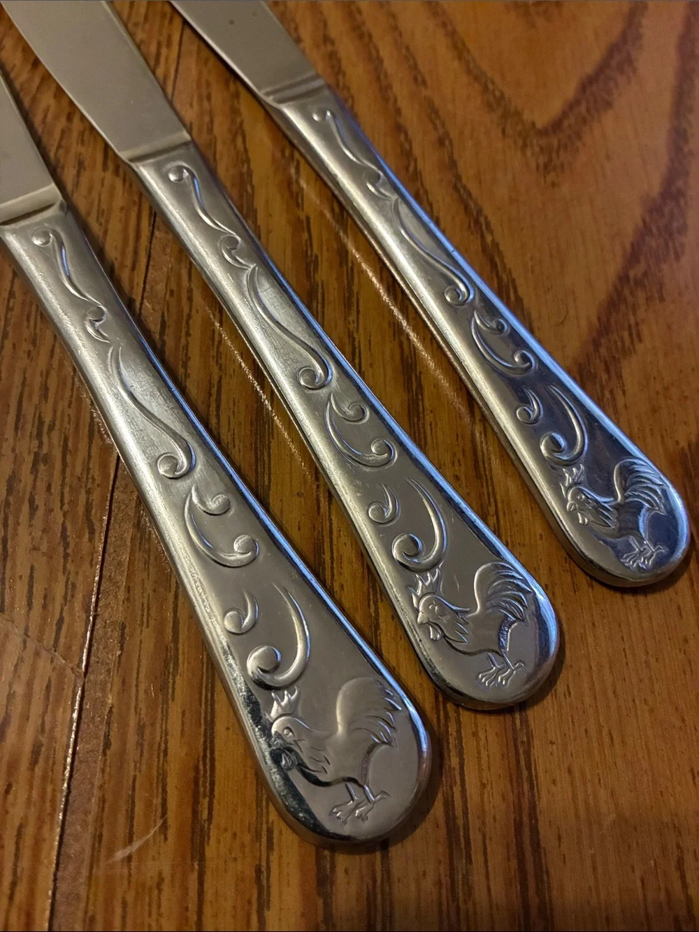 Butter Knife Set in Silver with Rooster Motif (Set of 3)